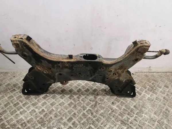 Cadre avant Hyundai i30 2013 OEM 62401A2600 image 4