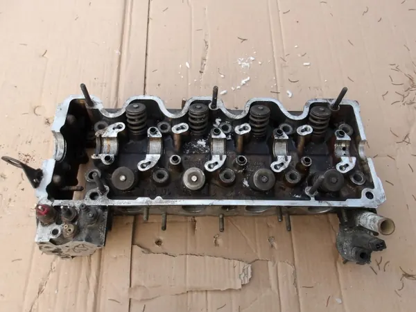 Culata usada OEM 1020163501 para Mercedes image 2