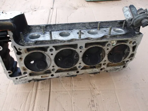 Culata usada OEM 1020163501 para Mercedes image 9