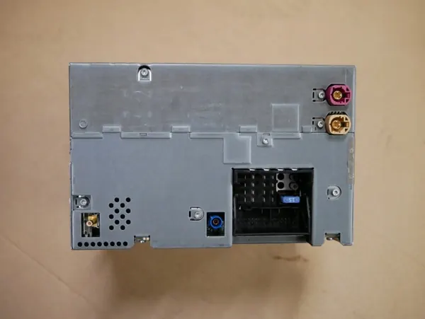 Lecteur Radio Navigation BMW CIC OEM 9283428 image 3