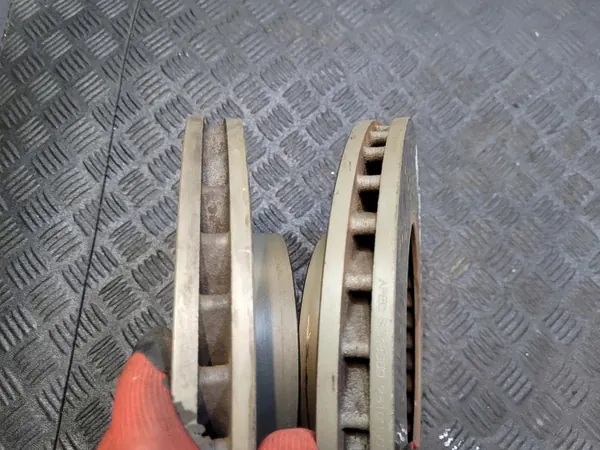 OEM SDK6559 Etujarrupansarjat 322mm Mercedes E W212 image 5