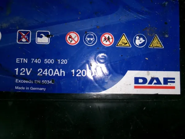 Batería DAF Genuine 12V 240Ah 1200A OEM image 3