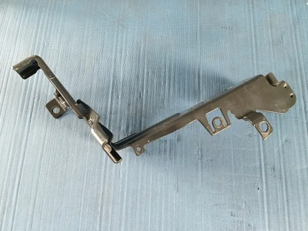 Halogenstrålkastarfäste OEM 84061089 för Volvo FH4 image 5