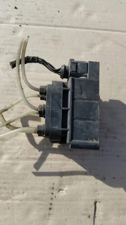 Mercedes Verdeelklep OEM A2123200358 - Gebruikt image 3