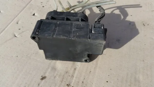 Mercedes Verdeelklep OEM A2123200358 - Gebruikt image 4