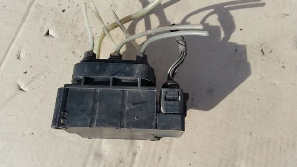 Mercedes Verdeelklep OEM A2123200358 - Gebruikt image 5