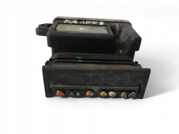Relais OEM 8K0959501C pour Audi A4 B8 2009 image 3
