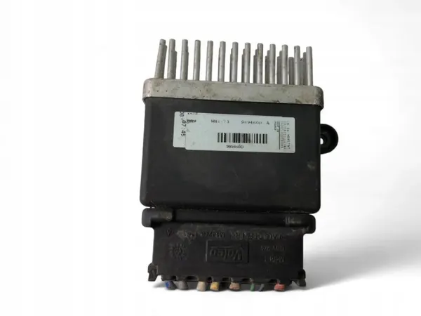 Relais OEM 8K0959501C pour Audi A4 B8 2009 image 4