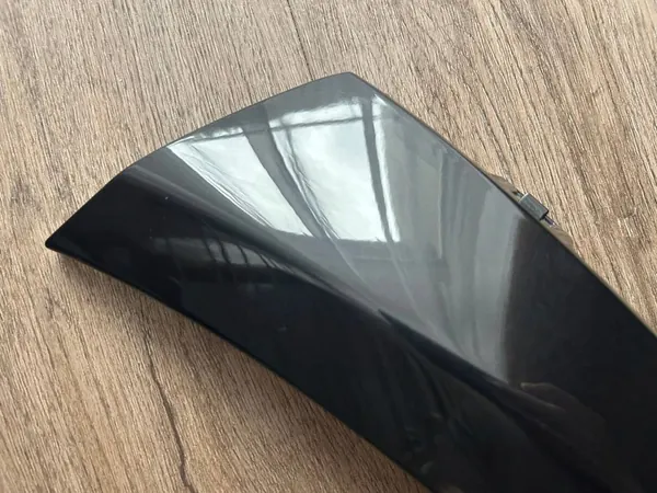 MERCEDES C-KLASS W205 AMG FRAMSTÖTTSKÅPA HÖGER OE image 3