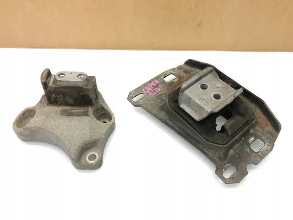 Vaihteiston kiinnitystuki OEM 9673768480 C4 Picasso II:lle image 2