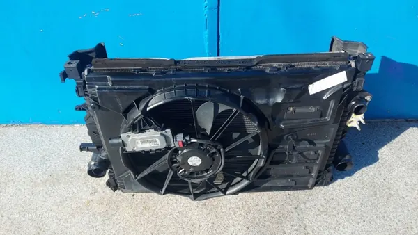 VOLVO V40 II 2.0 D Kühler komplett OEM image 3