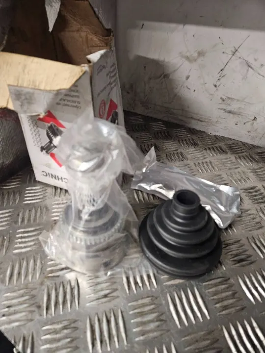 Junta Externa Audi 80/90/S2 B4 OEM 893498099M image 3
