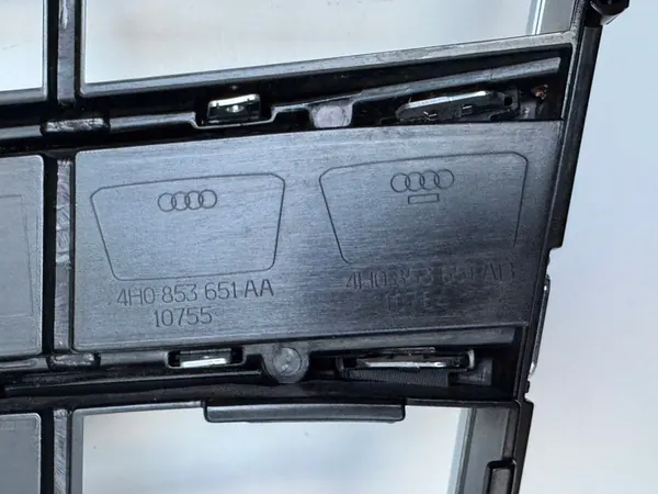 Audi A8 D4 Grill 4H0853651AA image 3