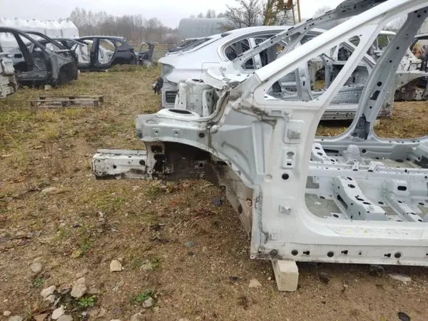 Panneau latéral droit arrière BMW A96 - Pièce OE d'occasion image 10