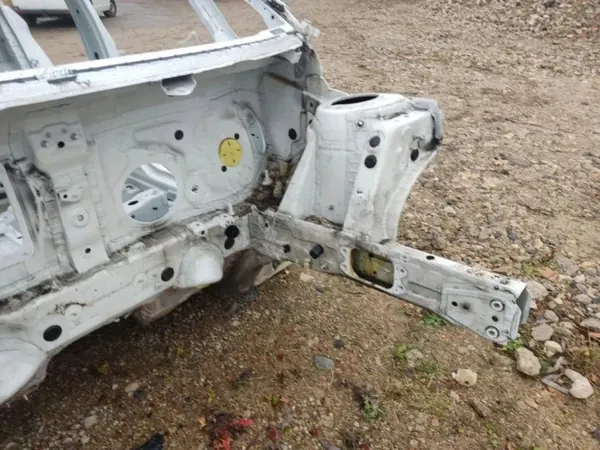 Panneau latéral droit arrière BMW A96 - Pièce OE d'occasion image 3