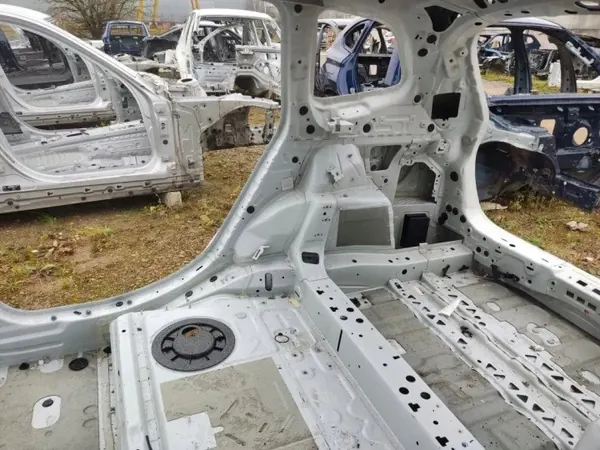 Panneau latéral droit arrière BMW A96 - Pièce OE d'occasion image 7