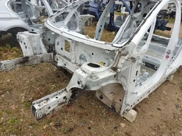 Panneau latéral droit arrière BMW A96 - Pièce OE d'occasion image 8