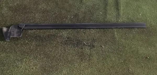 Joint de vitre avant gauche Tesla Model Y OEM 150006200F image 2