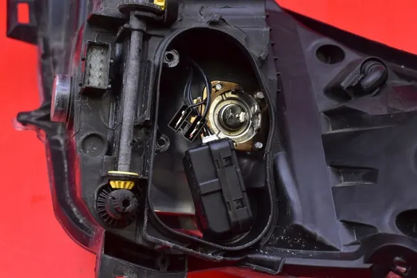 Reflector Derecho Opel Corsa D 06-11 OEM 93189358 image 7