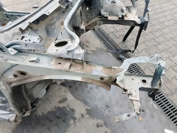 PODŁUŻNICA PRAWA PRZÓD OEM Etu Oikea Palkki VW Beetle image 4