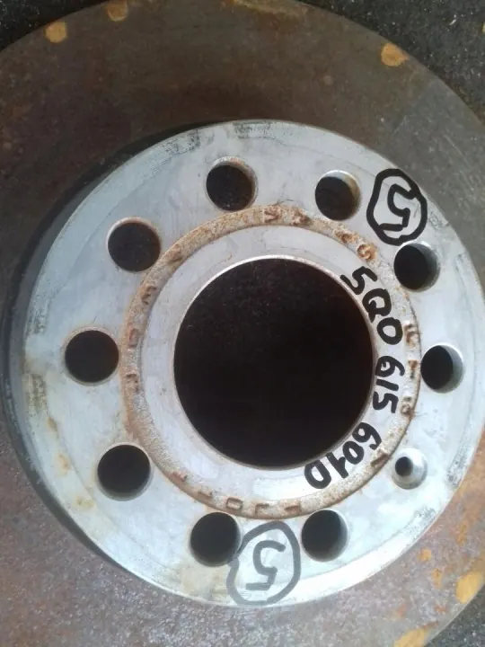 Gebrauchte Bremsscheiben & Beläge OEM 5Q0615601D image 7