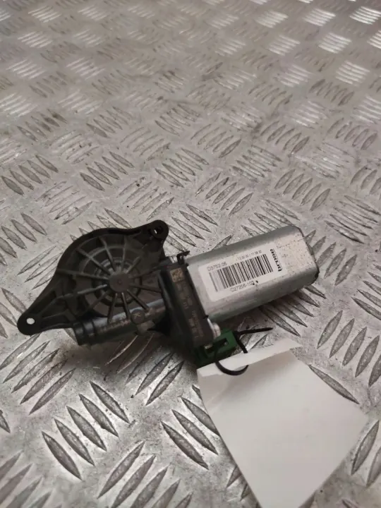 Audi Q8 Istuimen säädön moottori OEM 3Q0959111 image 2