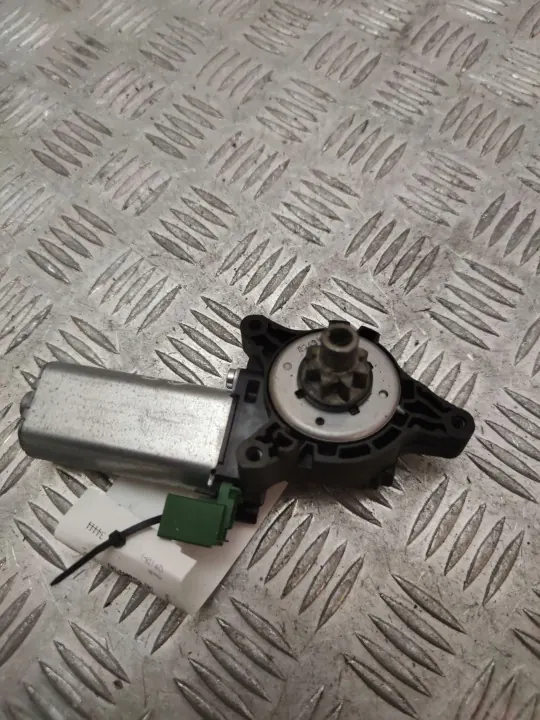Audi Q8 Istuimen säädön moottori OEM 3Q0959111 image 6