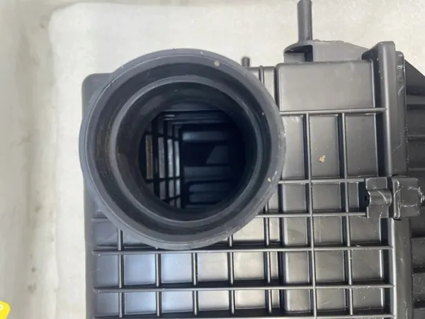 Luftfiltergehäuse OEM 165008632R für Renault Master image 6