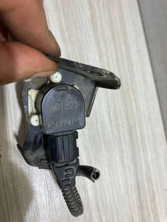 Sensor de suspensão dianteira Mitsubishi ASX 2017 OEM 6C1821 image 3
