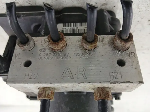 Opel Corsa D ABS-jarrupumppu OEM 13236013 0265950402 image 3