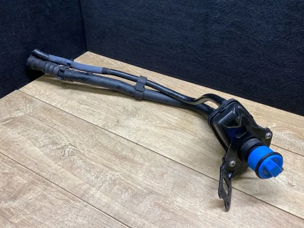 Tanque AdBlue OEM K8D25J232A para Range Rover Evoque image 3