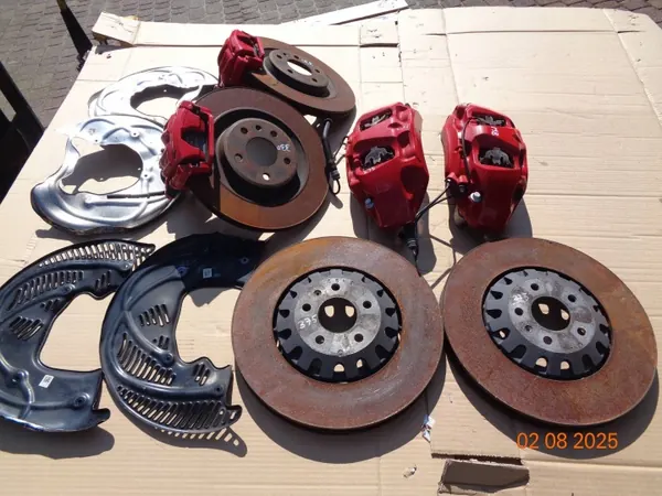 Conjunto discos e pinças Audi A4 B9 OEM 8W0615105ET image 5