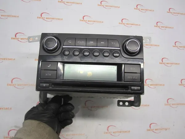 Rádio CD Nissan Juke OEM 281851KA2A - Usado image 2