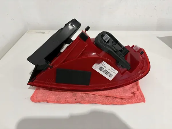 AUDI A4 B8 8K5 Sedán Luz Trasera Izquierda LED image 6