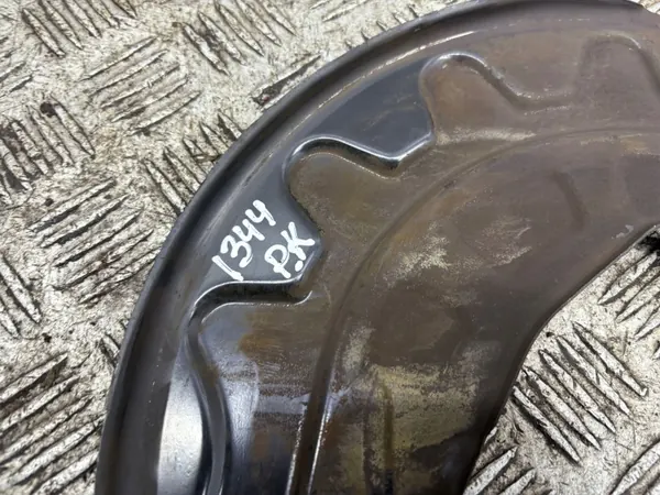 Audi Q3 F3 2019 Voorremplaat OEM AMD217696 image 3