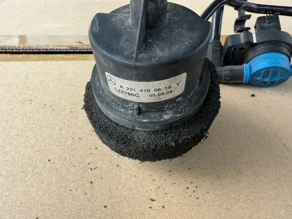 A2214700616 Valve Pipe Mercedes CL W216 W221 A2214714915 image 5