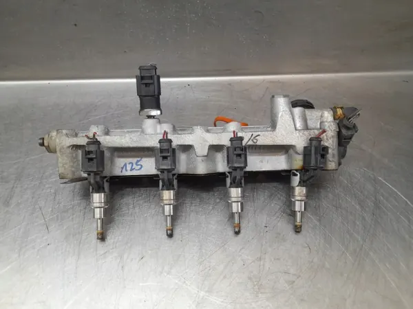 Inspuitrail OEM 03C133204P voor VW Audi Skoda 1.6 FSI image 2