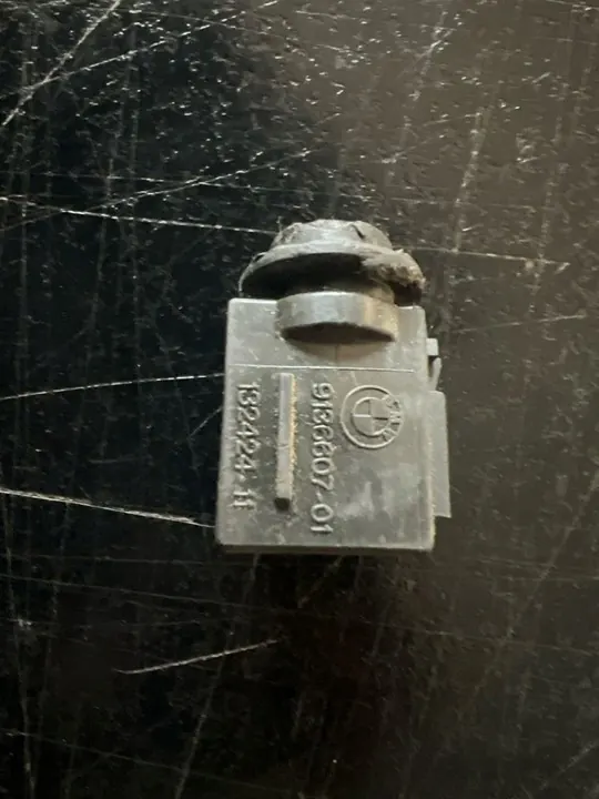 BMW 1 E81 E87 Luchtkwaliteitsensor 9136607 image 5