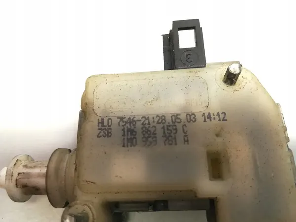 Bakluckans låsaktuator Seat Leon 2003 image 5