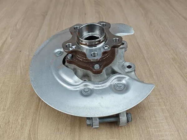 Bakhjulsnav Vänster OEM 6892521 BMW 2.0D G26 image 2
