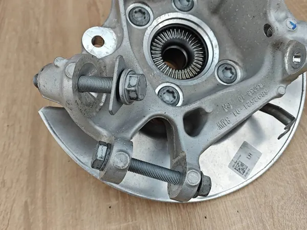 Bakhjulsnav Vänster OEM 6892521 BMW 2.0D G26 image 5