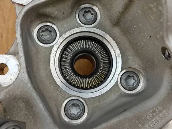 Bakhjulsnav Vänster OEM 6892521 BMW 2.0D G26 image 8
