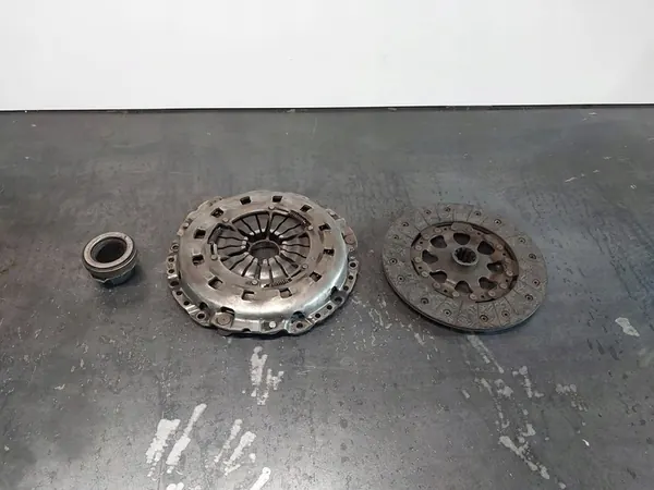 Conjunto de embreagem BMW 3 E46 320d OEM 21217523619 image 3