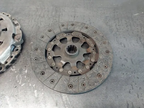 Conjunto de embreagem BMW 3 E46 320d OEM 21217523619 image 5