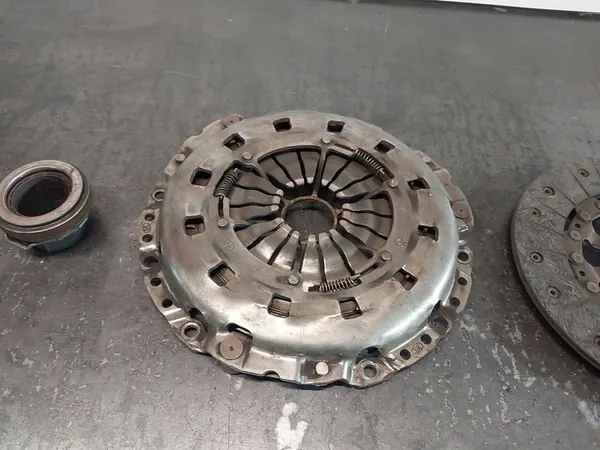 Conjunto de embreagem BMW 3 E46 320d OEM 21217523619 image 6