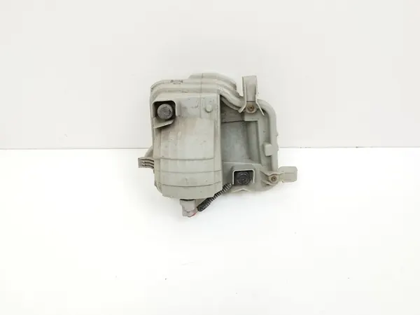 2012 Toyota Verso-S Feu de pare-chocs arrière image 2