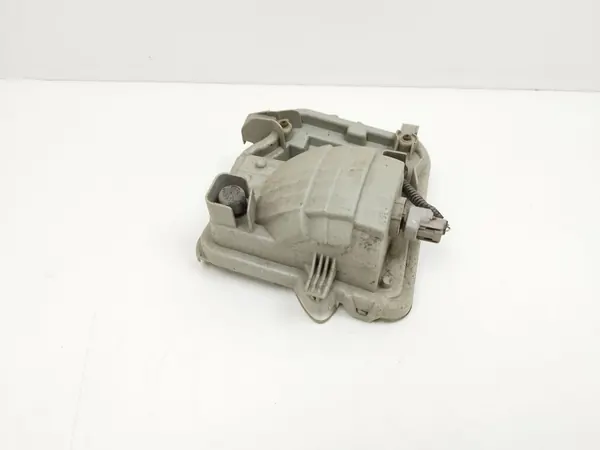 2012 Toyota Verso-S Feu de pare-chocs arrière image 3