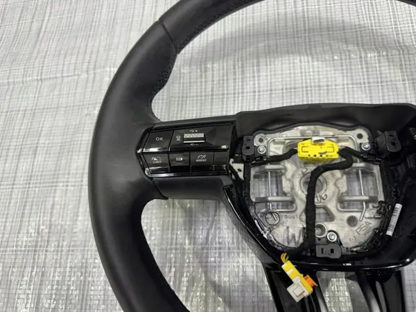 Volante Alfa Romeo Junior - Pieza OEM Usada image 4