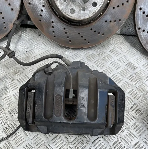 Juego de Pinzas y Discos OEM DO BMW M5 E60 E61 image 8