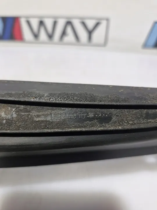 Couvercle de Drain Arrière Droit BMW E63 7124910 image 2